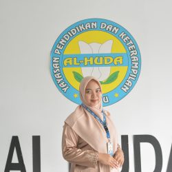 Vivie Lestari, S.Pd., Gr