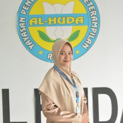 Lora Sesmita, S.Pd., Gr.