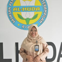 Wanda Ika Wahyuni, S.Pd, Gr