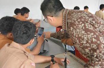 Tingkatkan Kecerdasan Finansial, Siswa SMK Nasional Al Huda Pekanbaru Antusias Ikuti Edukasi Literasi Keuangan
